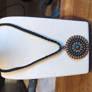 VINTAGE TURQUOISE BEADED PENDANT FLOWER NECKLACE BRASS TONE